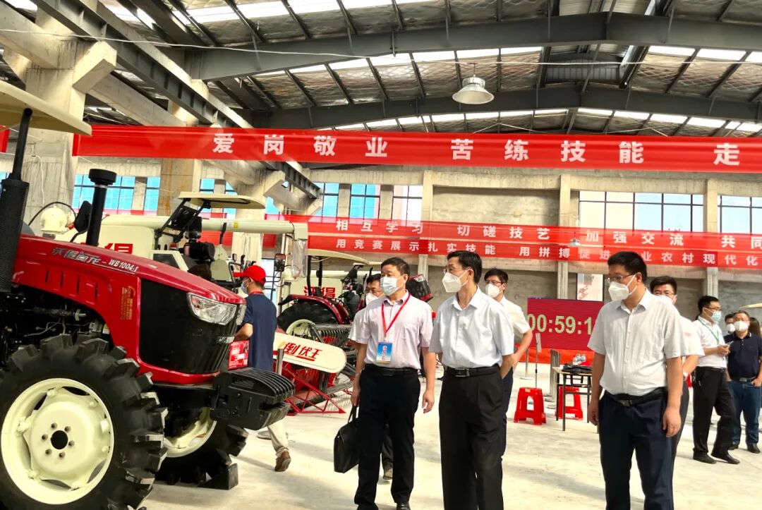 1b40b73813d84c0092e059d6ce668301